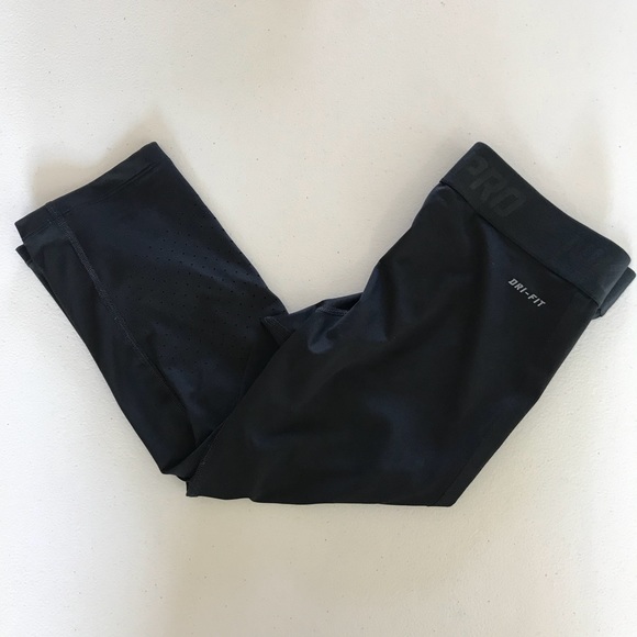 Nike Pants - Nike Pro Capris